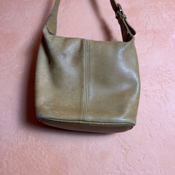 Coach vintage tan leather shoulder bag - Picture 7 of 10